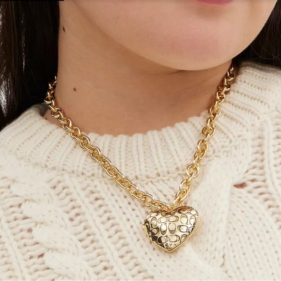 Coach Quilted Signature Heart Locket Necklace,nwt !! - Picture 3 of 4